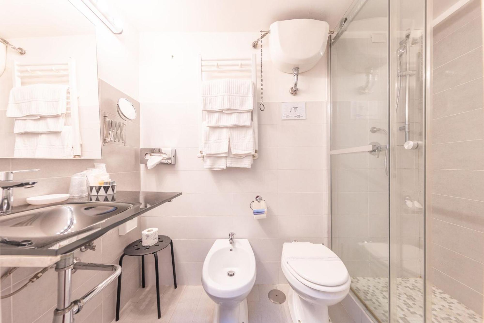 Room In Bb - Skylight Double Room In History House روما المظهر الخارجي الصورة