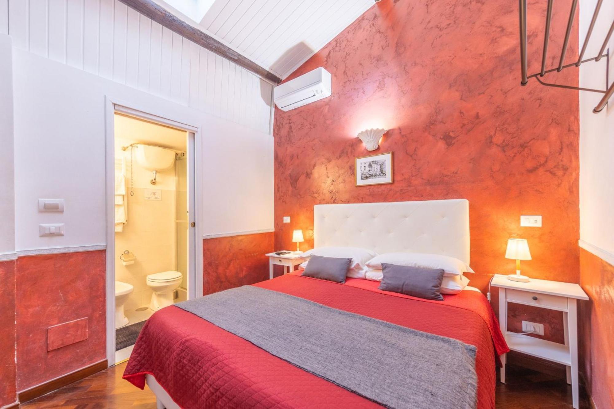 Room In Bb - Skylight Double Room In History House روما المظهر الخارجي الصورة